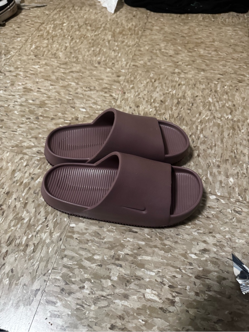 Nike Slide Sandals in Mauve Brown